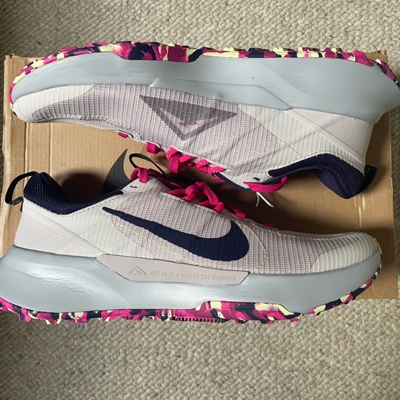 Women’s Nike Juniper Trail running shoes - Picture 2 of 6